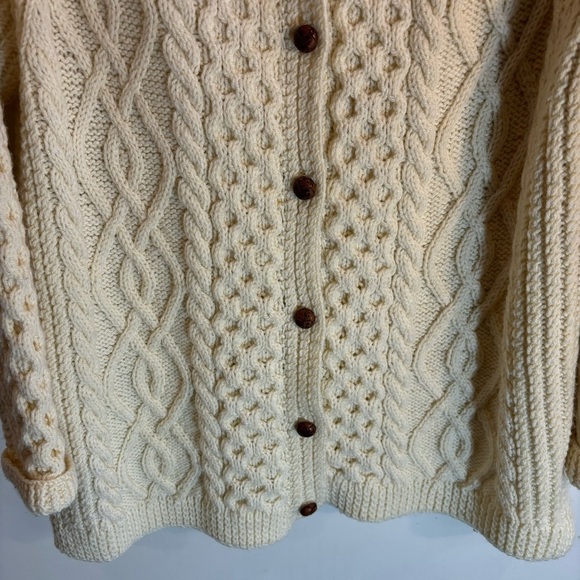 FISHERMAN CABLE KNIT Sz L Cardigan Handmade Contrasting Button Wool Blend Chunky - Picture 3 of 7